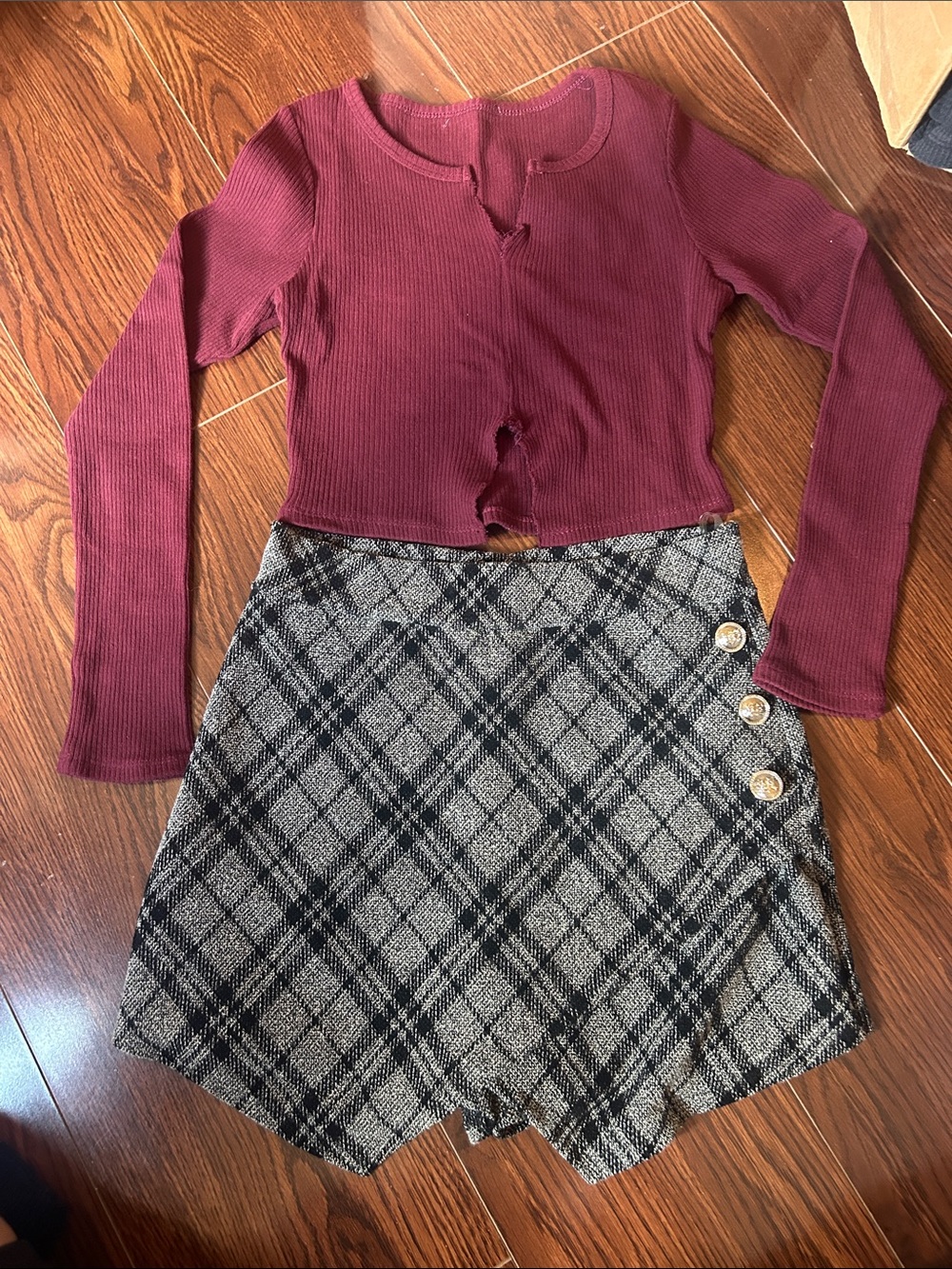 Ribbed Long-Sleeve Crop Top in Burgundy